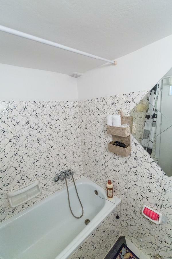Vip Greece Petros Apartment เอเธนส์ ภายนอก รูปภาพ